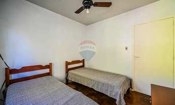 Imagem 7: Conforto e Natureza Juntos: Casa Acolhedora com Árvores Frutíferas