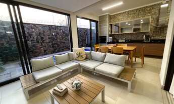 Imagem: Sobrado com piscina, fotovoltaico 4 dormitórios