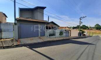 Imagem 2: Casa de alto padrão com 3 dormitórios e 6 garagens no CENTRO de São Carlos