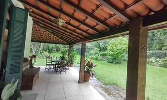 Imagem 2: Casa encantadora à venda com 4 quartos em Itaipava