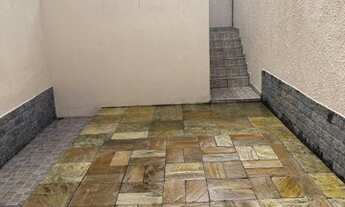 Imagem 4: Casa em condomínio com quintal amplo