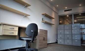 Imagem: Sala com 33 M². Andar alto. Vista total