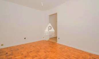 Imagem 5: Copacabana - Quarto e sala amplo no Posto 6