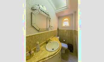 Imagem: Ampla casa com um belo pátio