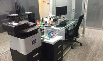 Imagem 2: Sala comercial de 426,42 m² com 13 vagas de garagem, piso elevado, forro modular e ar cond