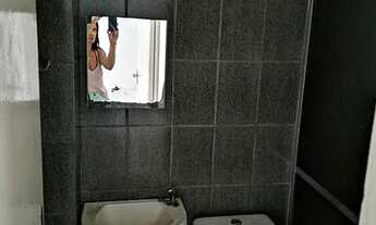 Imagem 2: Alugo ótimas quitenetes no centro de Itaboraí. Arejadas e ótimo ambiente