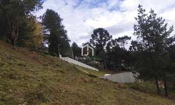 Imagem 4: Terreno à venda em Campos do Jordão. Terreno declive de 2.270 m² (53x35) com vista para a