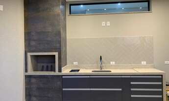 Imagem 3: Casa de condomínio térrea para venda possui 214 metros quadrados com 3 quartos