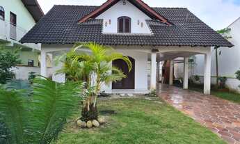 Imagem: Sobrado com Quintal Amplo à poucas quadras