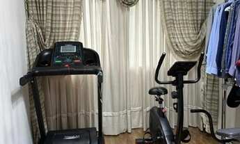 Imagem 2: Excelente apto de frente, próximo ao hippo, são 2 apartamentos unificados, reformado, com