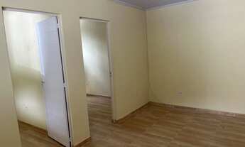 Imagem 6: Casa coroa grande luz e água incluso