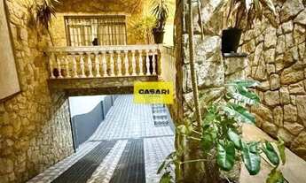 Imagem 2: Sobrado à Venda com 3 Quartos, Suíte, Garagem para 5 Carros e Ótima Localização