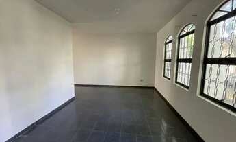 Imagem 3: Sobrado com 3 quartos para alugar por R$ 2700.00, 140.00 m2 - ZONA 07 - MARINGA/PR