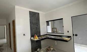 Imagem 4: Linda casa! 2 Quartos sendo 1 Suíte - Toda no Porcelanato e um Quintal Enorme - Vila Finso