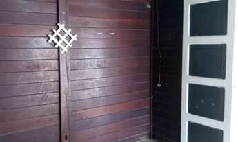 Imagem 3: Casa pré- fabricada de madeira maciça