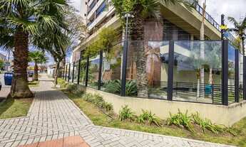 Imagem 2: Apartamento com sacada a venda no Novo Mundo , 2 quartos, 2 banheiros sendo uma suíte