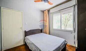 Imagem 4: Conforto e Natureza Juntos: Casa Acolhedora com Árvores Frutíferas