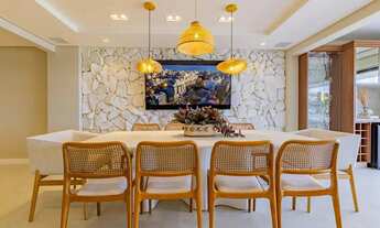 Imagem 7: Sobrado para venda possui 400 metros quadrados com 4 quartos em Centro - Bombinhas - SC