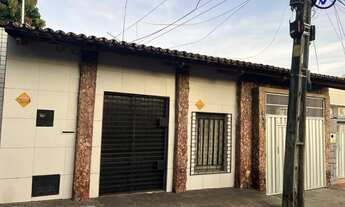 Imagem: Casa solta com 190m2, 3 quartos, 2 vagas