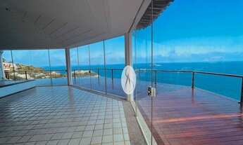 Imagem 2: Debruçada no mar com vista paradisíaca!!