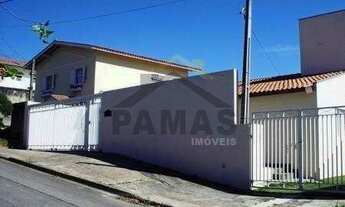 Imagem 2: Excelente casa terrea em bairro de alto padrão, amplos espaços, grande lote com quintal gr