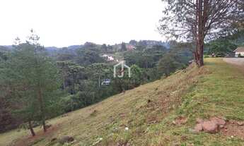 Imagem 2: Terreno à venda em Campos do Jordão. Terreno declive de 2.270 m² (53x35) com vista para a