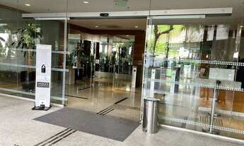 Imagem 2: Sala/Conjunto para venda possui 218 metros, com 4 salas, piso elevado, forro acústico e co