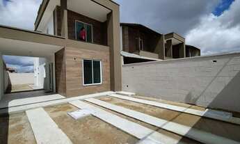 Imagem 2: Casa disponível no centro de Eusébio, fino acabamento