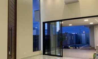 Imagem 5: Casa de condomínio térrea para venda possui 214 metros quadrados com 3 quartos