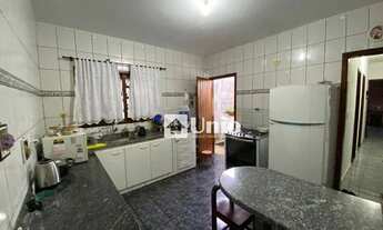 Imagem 6: Sobrado no bairro de Santa Terezinha