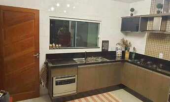 Imagem: Linda casa em condomínio na Granja dos