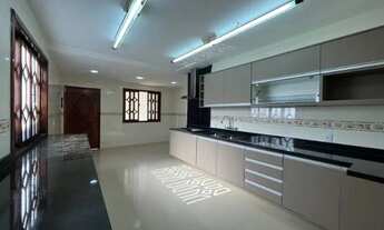 Imagem 4: Vendo Bela Casa Duplex de frente a Praça da Balprensa