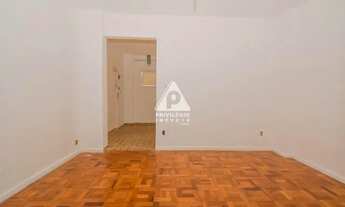 Imagem 4: Copacabana - Quarto e sala amplo no Posto 6