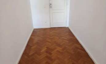 Imagem 4: 3 Quartos, com 1 vaga, andar alto, fundos, na rua Tonelero, Copacabana