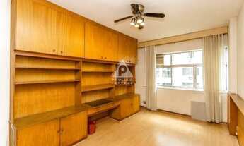 Imagem 7: Apartamento de 180m² dividido em 3 quartos, sala em dois ambientes, lavabo, área de serviç