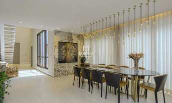 Imagem 1: Com 603 m² de área construída em um terreno de 904 m² - casa com 4 quartos e 3 suites