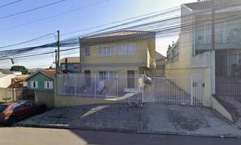 Imagem: Sobrado próximos a mercado, posto de combústivel