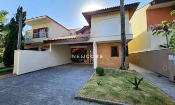 Imagem: Casa de condomínio em Rua Rosária Vasques