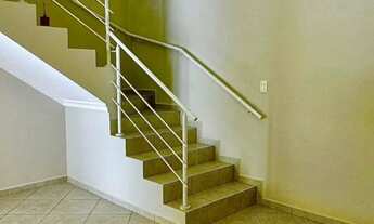 Imagem: Lindo sobrado de rua à venda no bairro