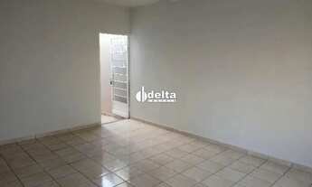 Imagem 3: Imóvel de esquina residencial e comercial constituído de 3 imóveis independentes disponíve