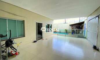 Imagem: Linda casa de esquina na rafael vaz e Silva!!!