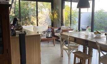 Imagem 5: Sobrado para venda com 287 m², 3 suítes e piscina no Condomínio Florais do Valle