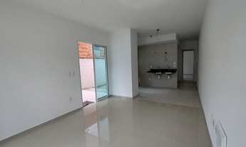 Imagem 5: Casa disponível no centro de Eusébio, fino acabamento