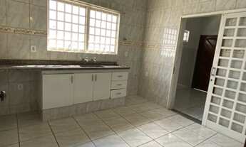 Imagem 6: Casa para venda possui 300 metros quadrados com 3 quartos em Jardim dos Calegaris - Paulín