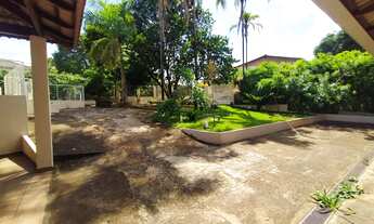 Imagem 3: Aceita Permuta em Imóvel! Sobrado para venda tem 680 metros quadrados com 4 quartos