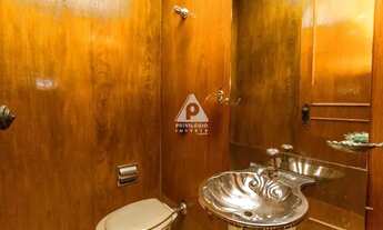 Imagem 6: Apartamento de 180m² dividido em 3 quartos, sala em dois ambientes, lavabo, área de serviç