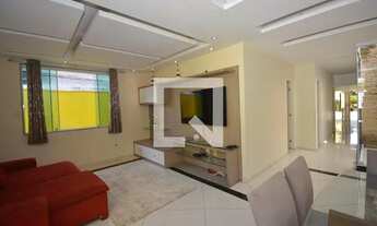 Imagem 2: Casa à Venda - Irajá, 3 Quartos, 448 m2