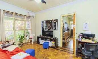 Imagem 4: Casa tríplex - 5 quartos - área externa - em rua nobre de Laranjeiras