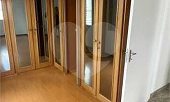 Imagem: 03 dormitórios, 01 suite, 02 vagas fixas