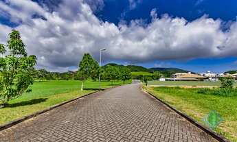 Imagem 4: Lote em condomínio para venda tem 882 metros quadrados no Costão Golf Ville - Florianópoli